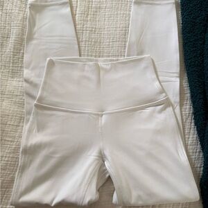 Lululemon align high rise 25” in white